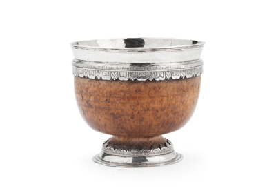 17TH CENTURY SILVER MOUNTED WALNUT MAZER